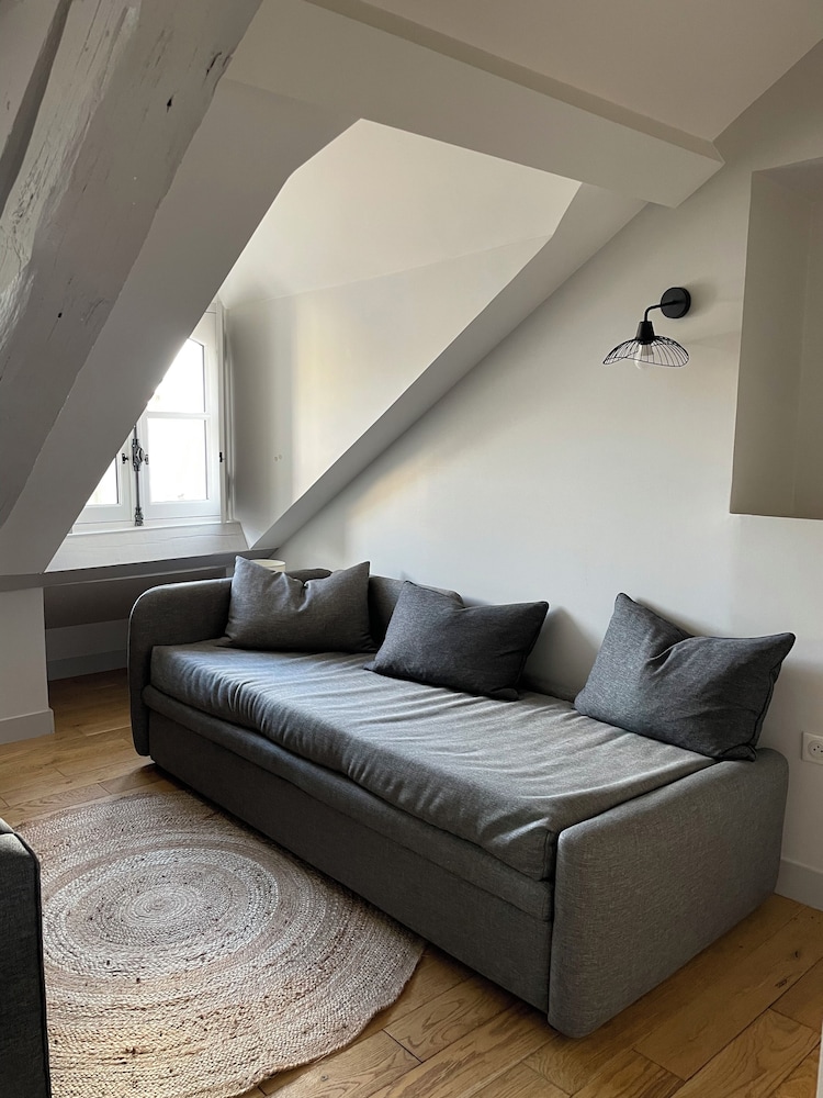 Les Apparts de l Oncle Louis 12/46