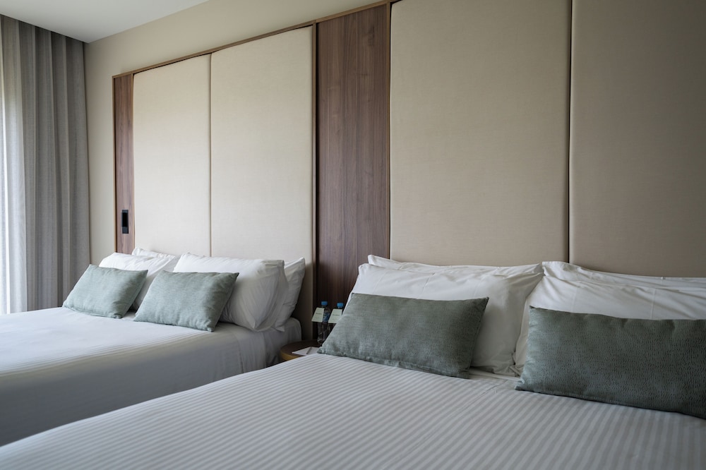 Oval Hotel Adelaide 15/50