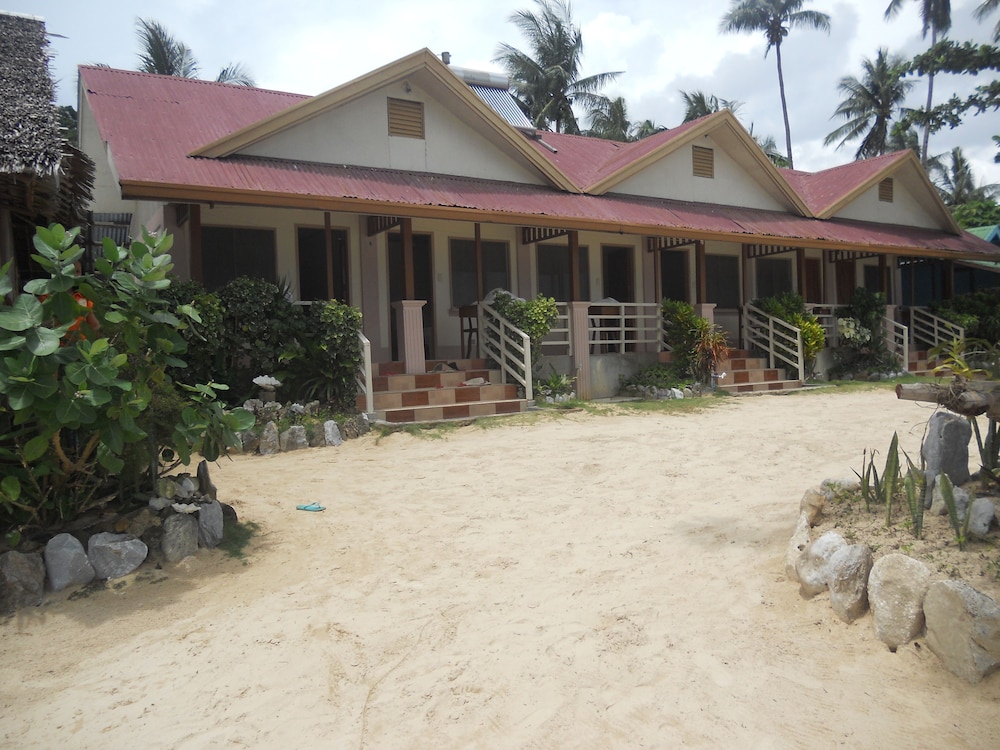 Orange Pearl Beach Resort 9/81