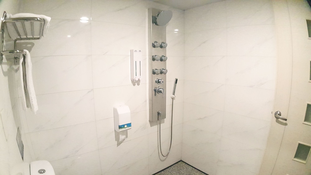 Walker Hotel Sanchong Zhengyi Branch 28/28