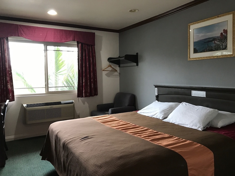 Starlight Inn Canoga Park 20/45
