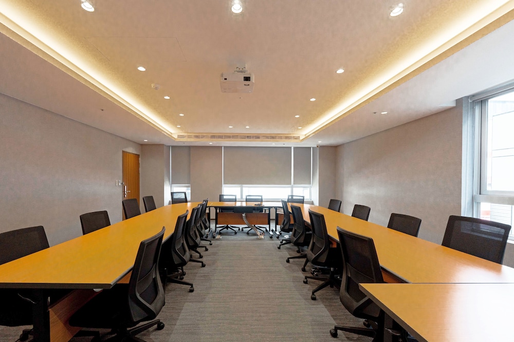 Home Hotel Xin Yi Branch 60/65