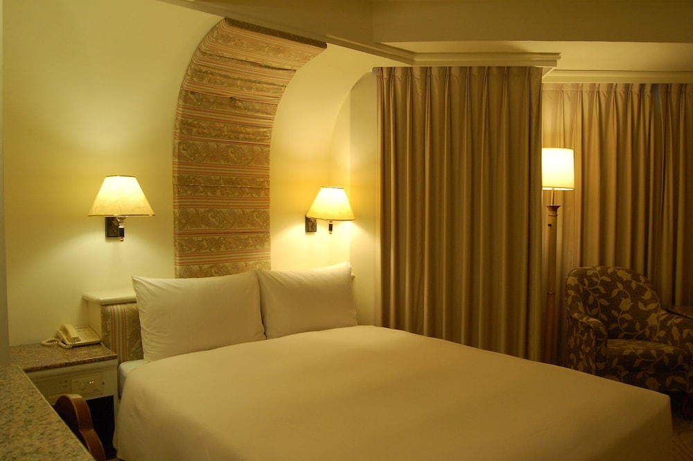 Hua Tong Hotel 27/54