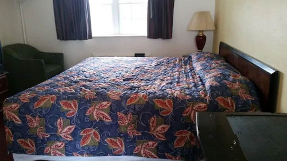 The Virginia Lodge 10/22