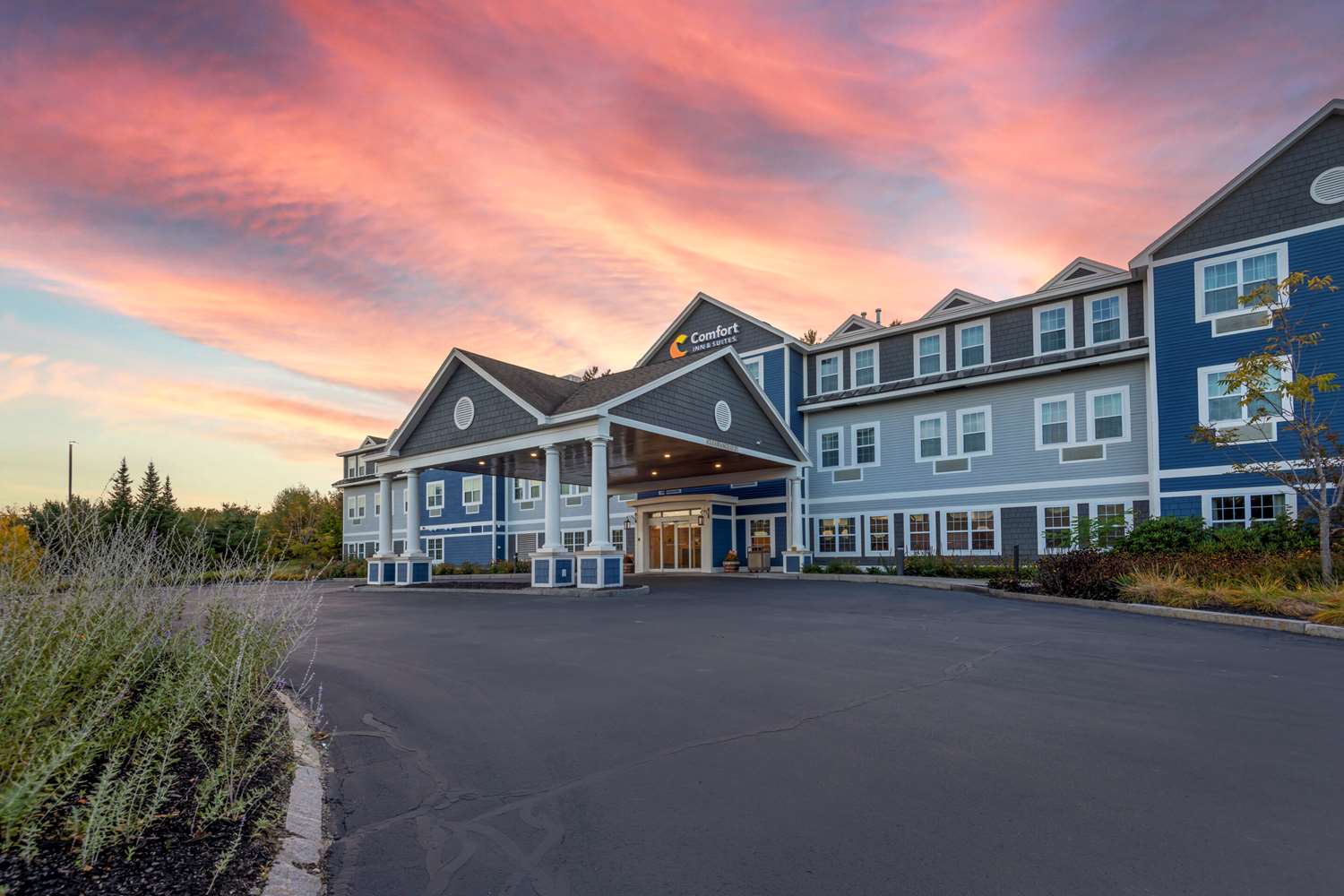 Comfort Inn & Suites Wilton, ME 2/27