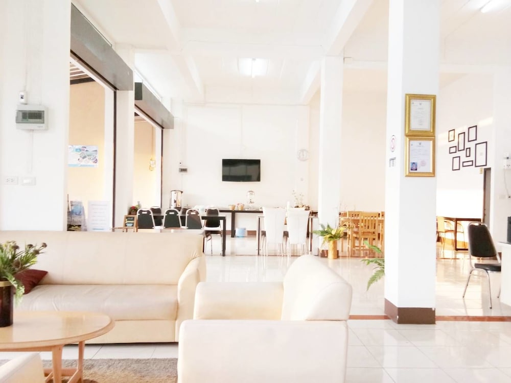 Rueangrat Hotel 8/51