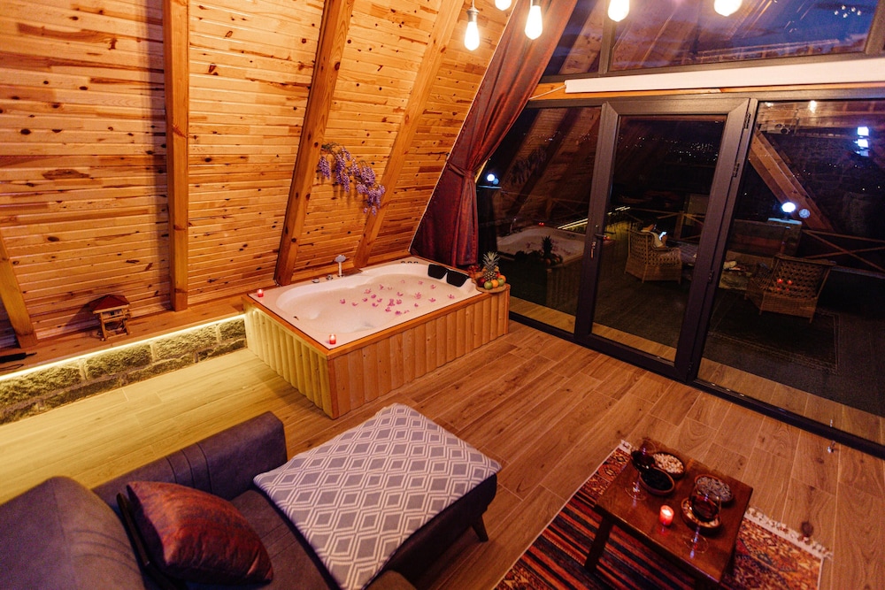 Zaba Bungalov 2/9
