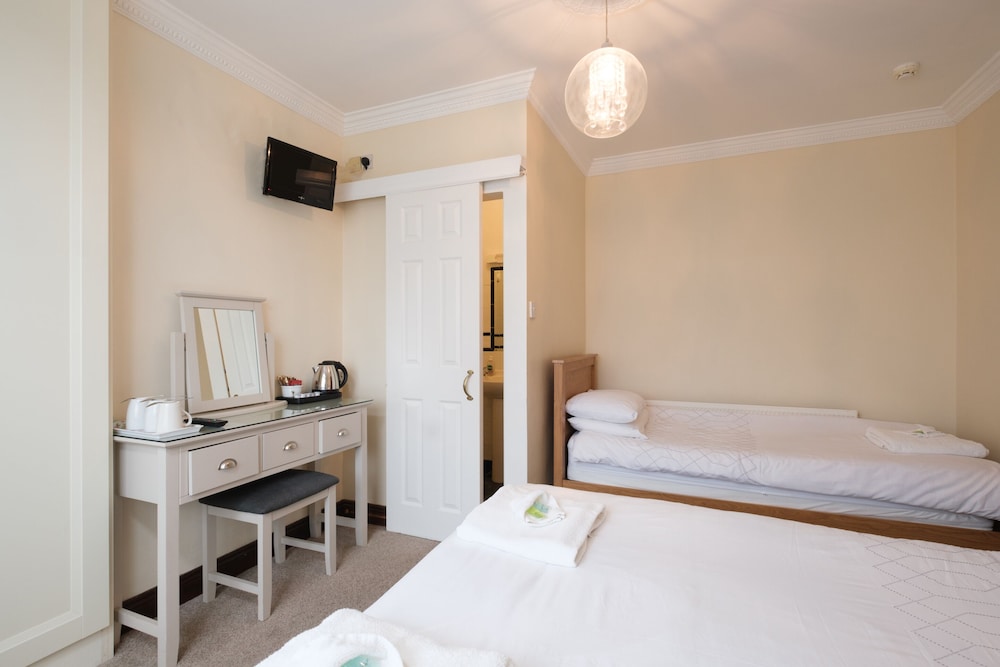 Four Seasons B&B 12/40