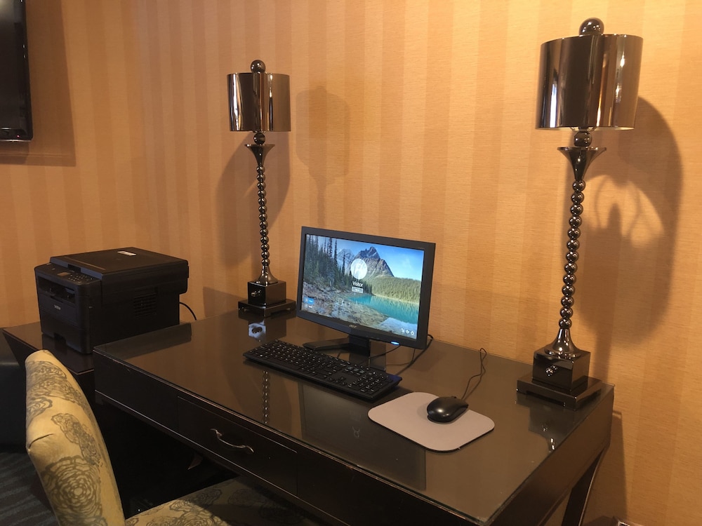 Ivy Court Inn And Suites 45/49