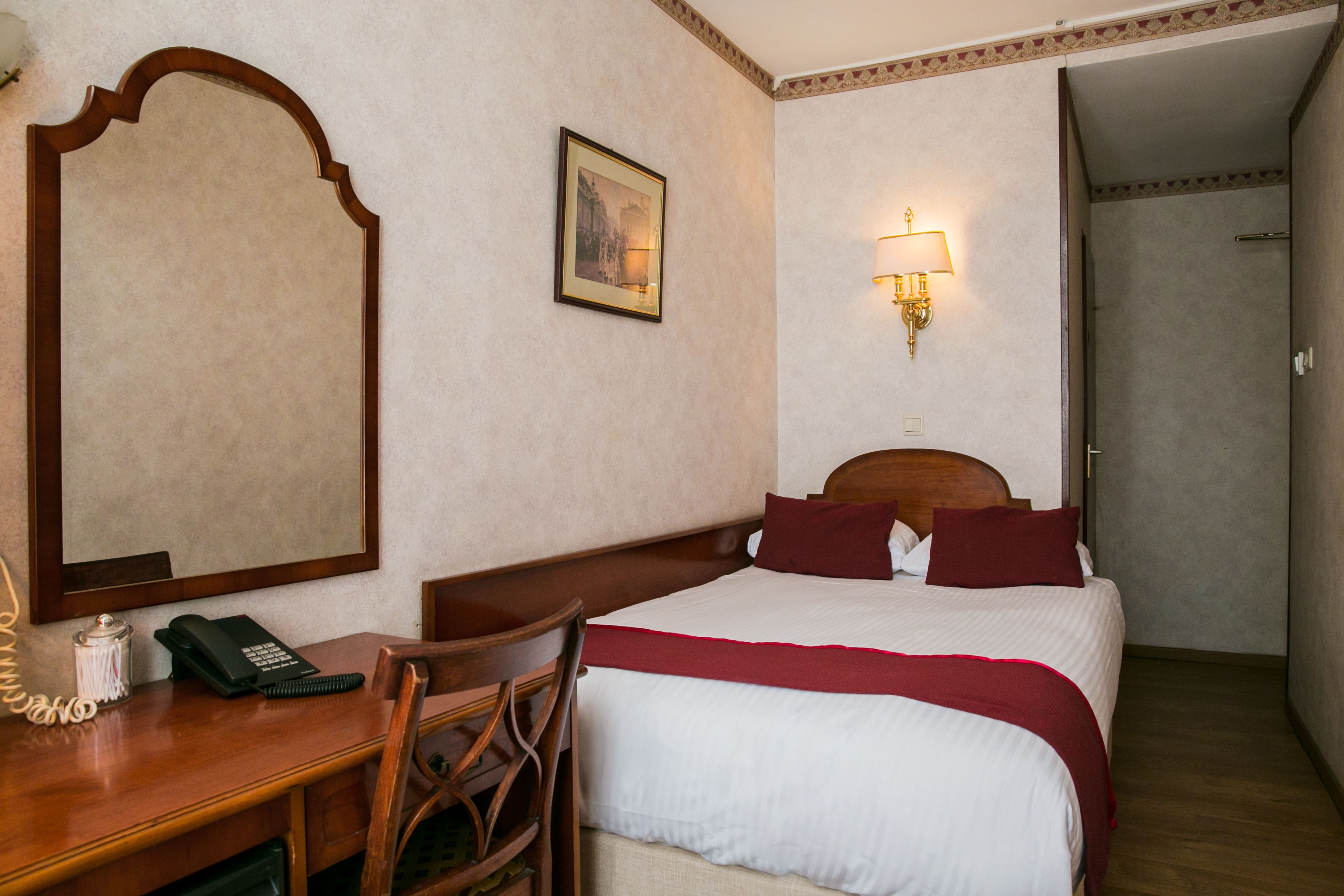 غرفة صغيرة مزدوجة