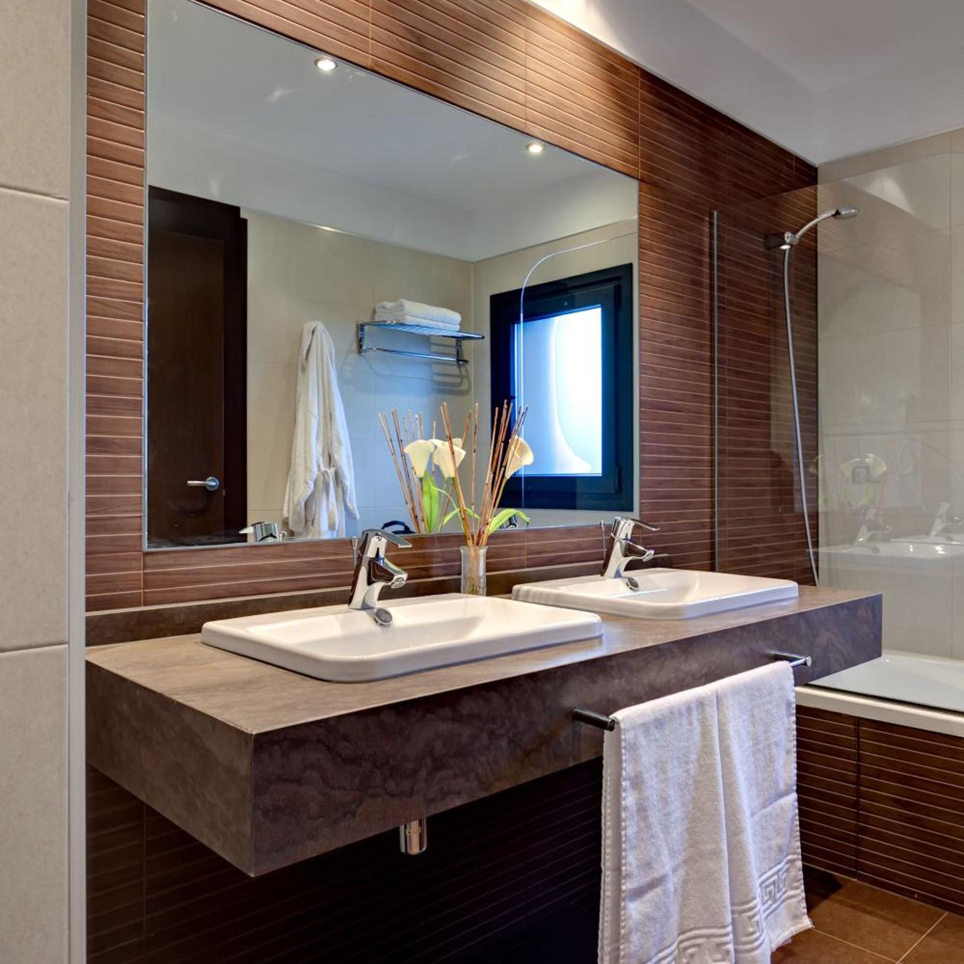 HOTEL LAS TERRAZAS AND SUITES 55/55