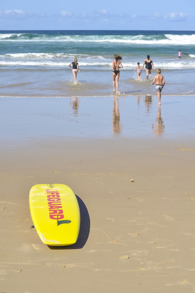 SEACHANGE COOLUM BEACH 69/76