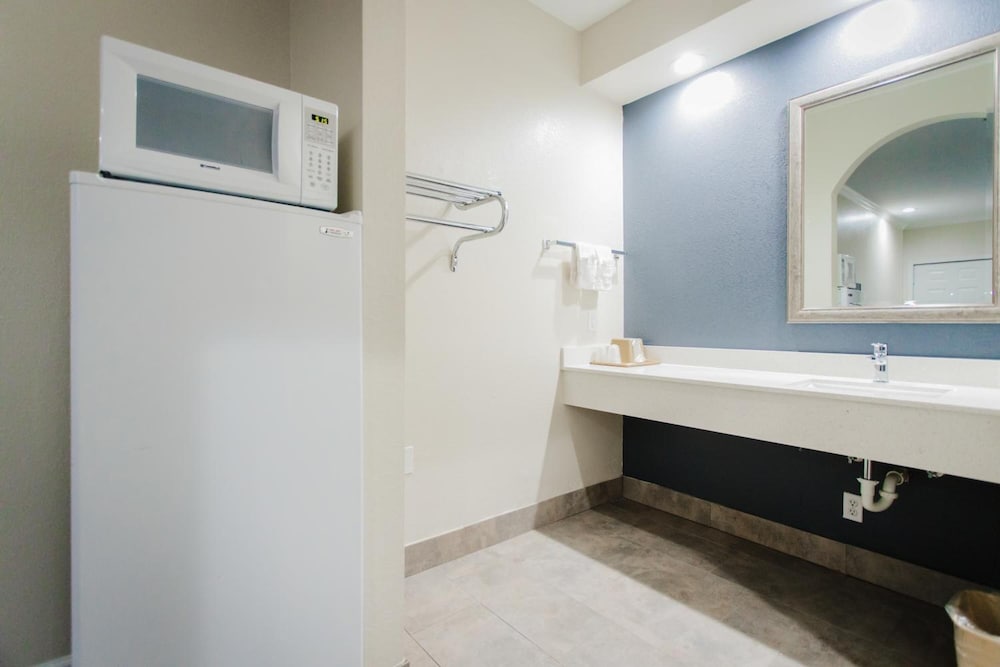 Scottish Inns & Suites Willowbrook Houston 31/33