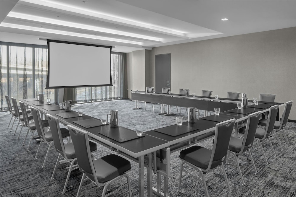 AC Hotel by Marriott Washington DC Capitol Hill Navy Yard 42/50