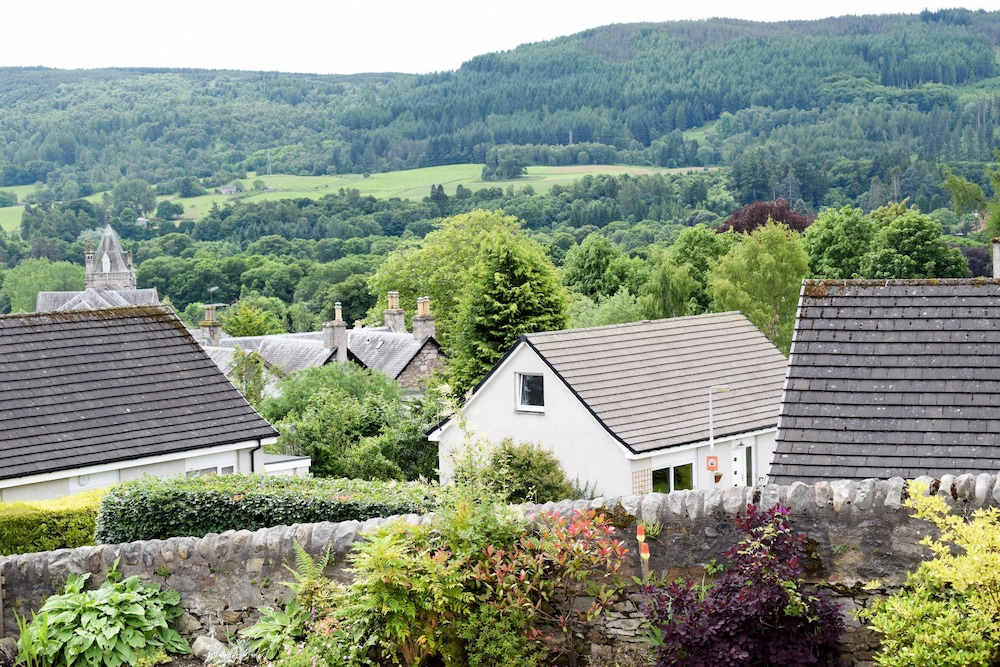 Craigmhor Lodge Courtyard 42/50