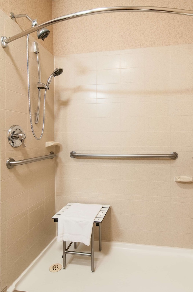 Hampton Inn Boise Airport 18/55