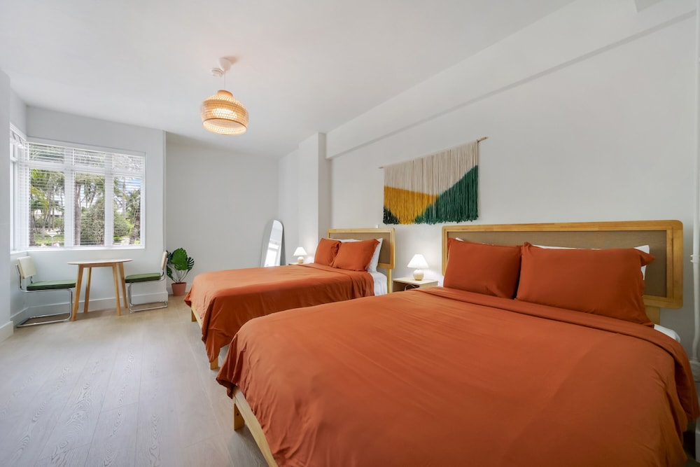 STANDARD, 2 DOUBLE BEDS, PRIVATE BATHROOM
