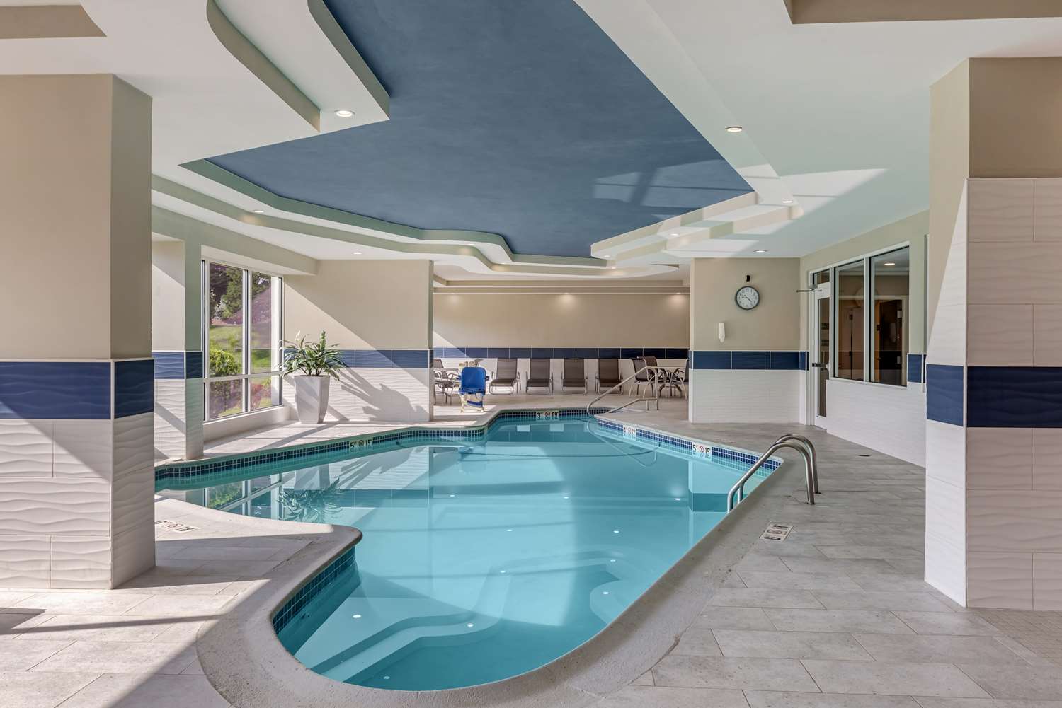 swimming pool spa