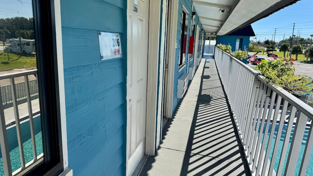 Monte Carlo Inn - Near Disney 4/50