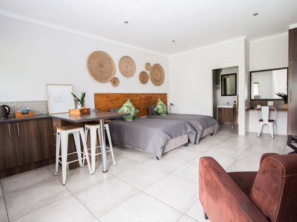 The Maxton Boutique Hotel 24/45
