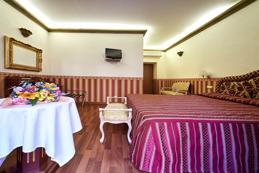 Bramble Luxury Suites 46/85