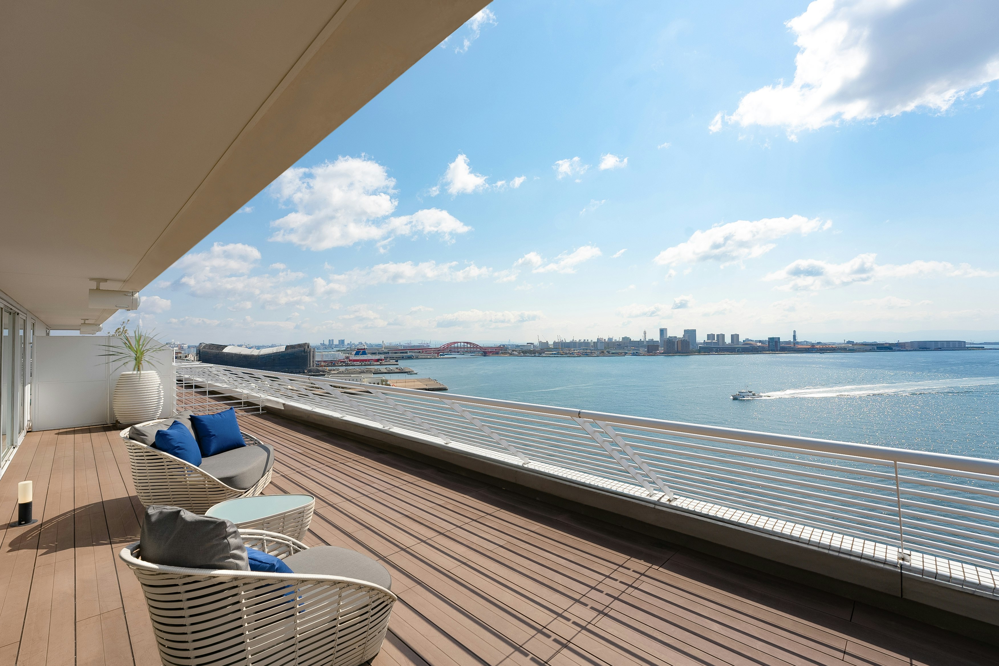 Kobe Meriken Park Oriental 55/57