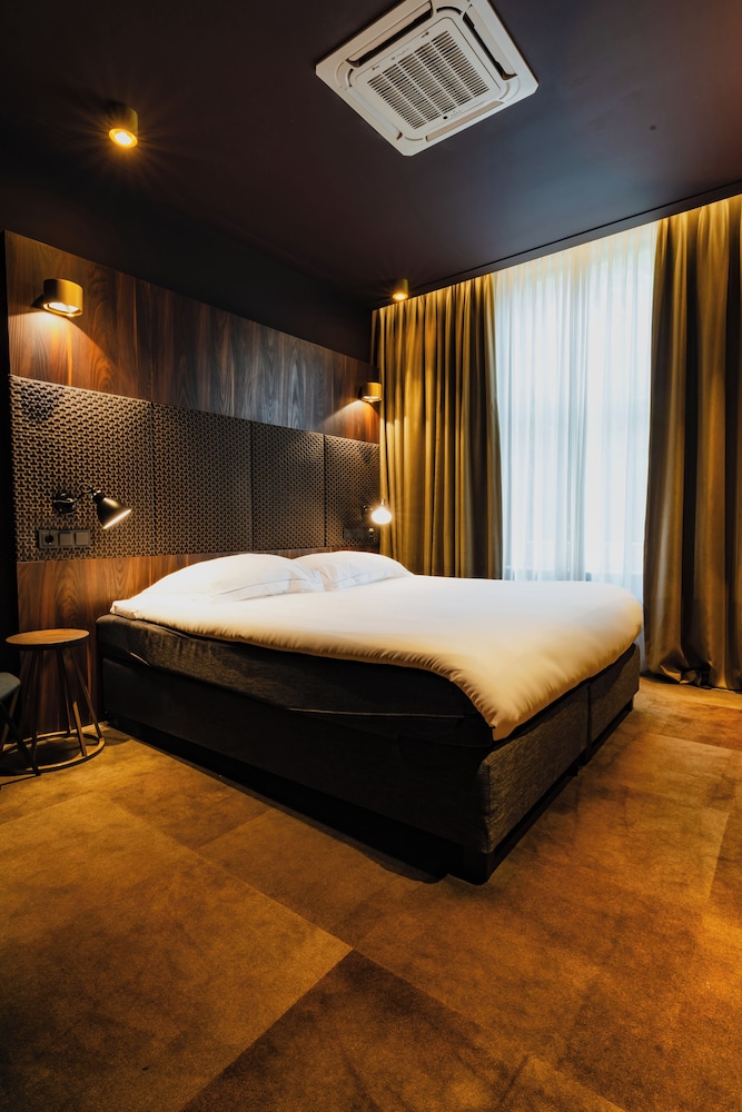 De Jonker Urban Studios & Suites 15/60
