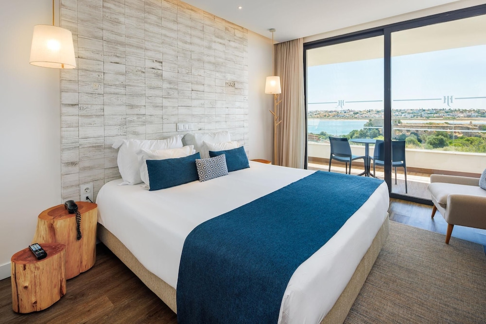 SUPERIOR, DOUBLE BED, BALCONY