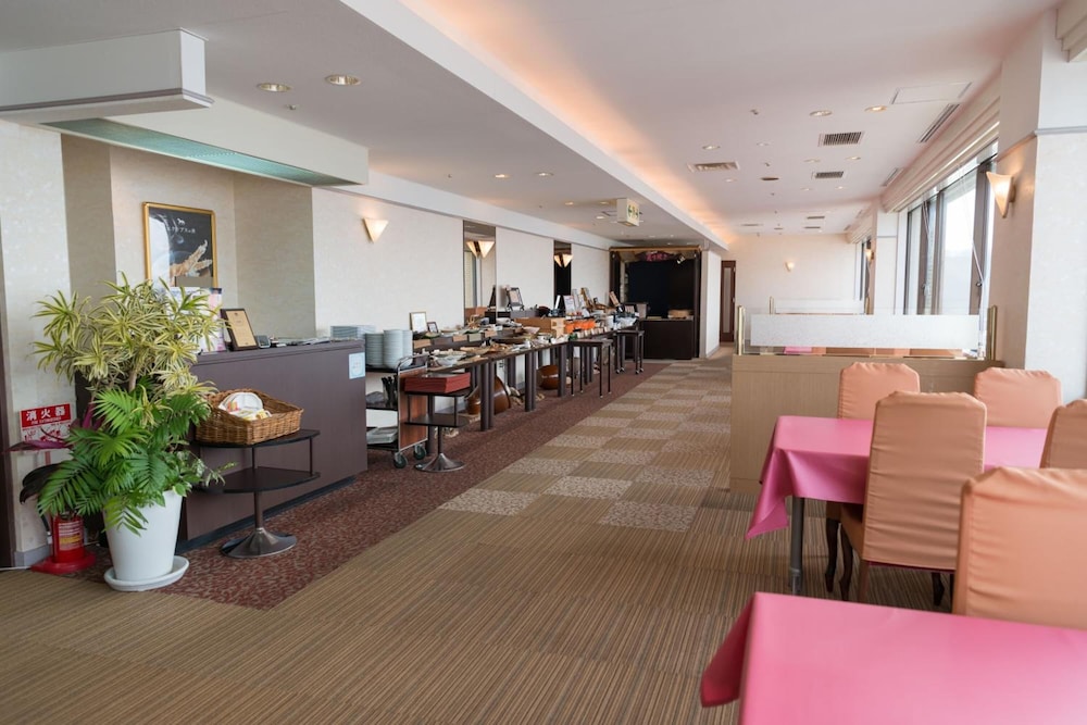 Shizunai Eclipse Hotel 48/61