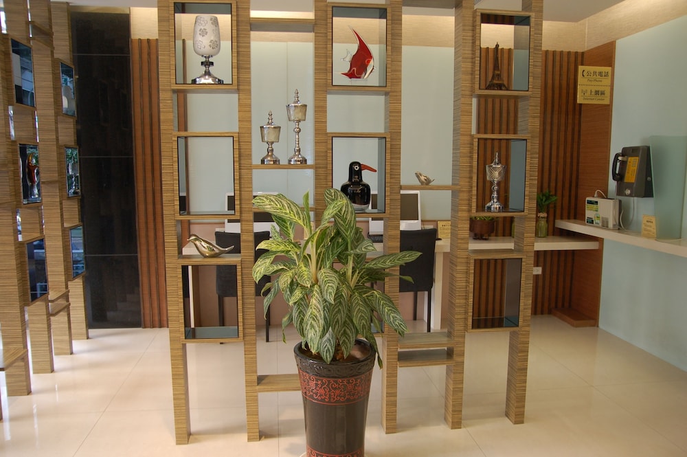 Paris Business Hotel 49/60