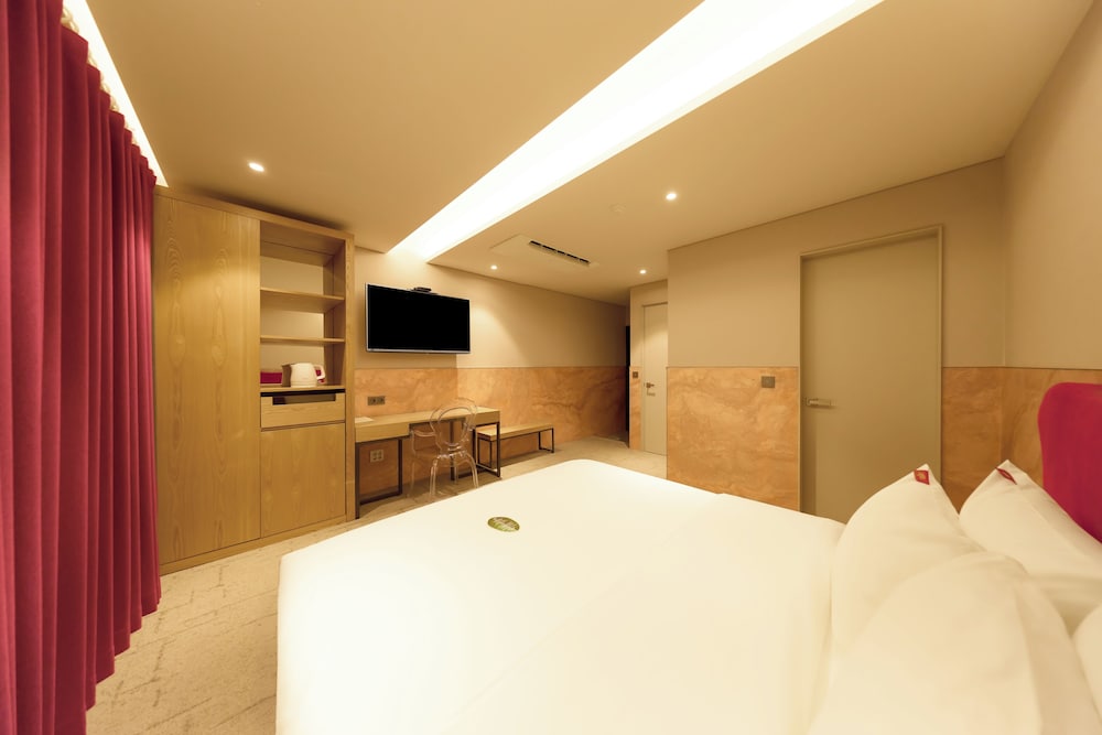 Capace Hotel 25/73