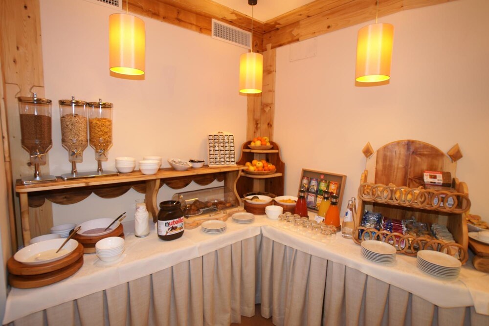 ADLER FAMILY & WELLNESS CLUBRESIDENCE 40/49