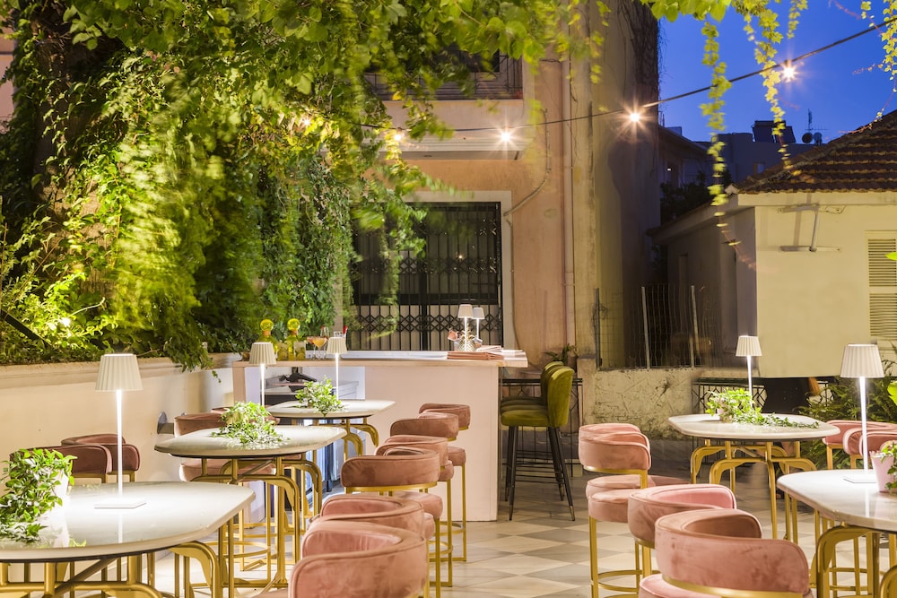 The Alley Boutique & Spa 37/50