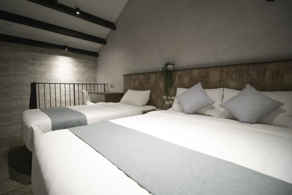 Harbour Ville Hotel Hamilton - Lavender 18/63