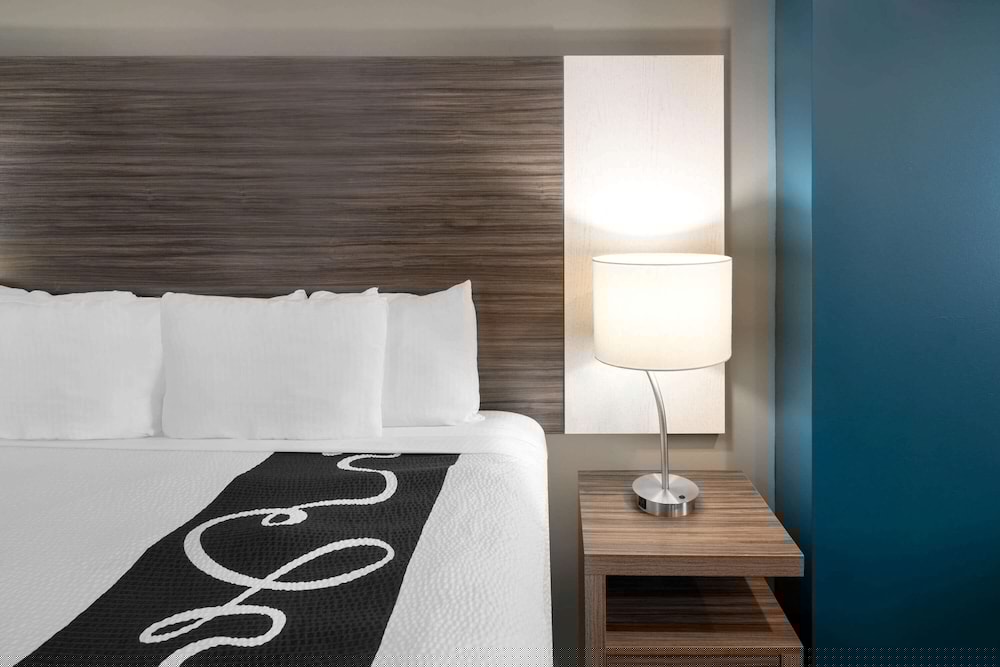 La Quinta Inn & Suites by Wyndham Forsyth 23/45