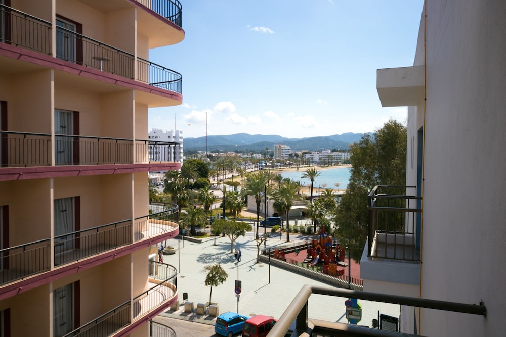 The Blue Apartments by Ibiza Feeling - Adults Only 2/30