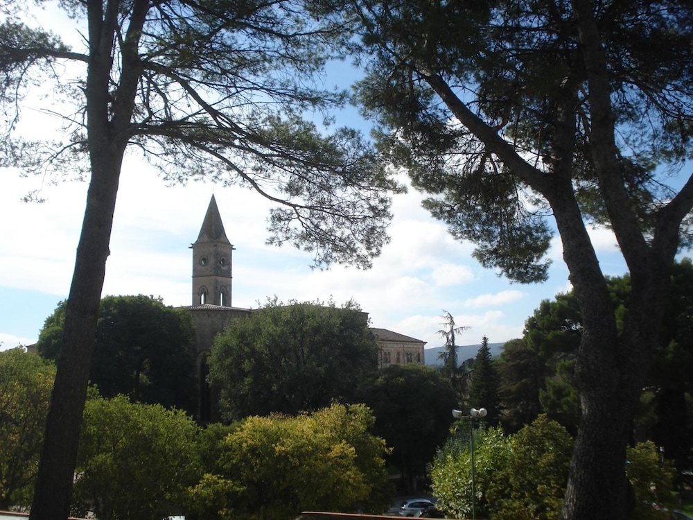 Monestir de les Avellanes 58/68