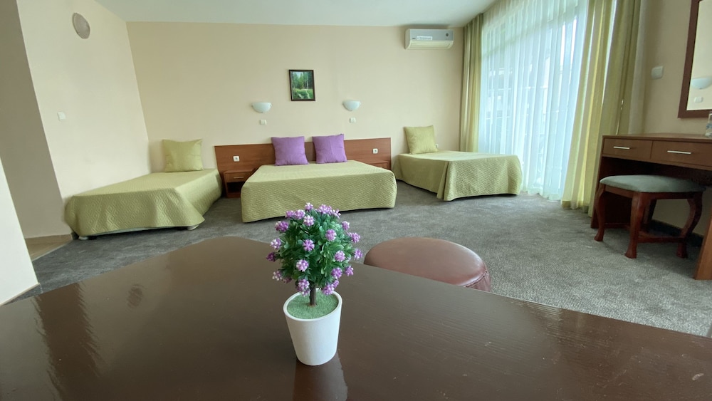 Hotel L&B Sunny Beach 33/50