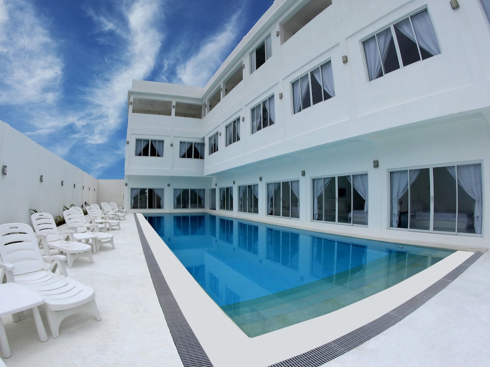 Coron Bluewave Hotel 5/75