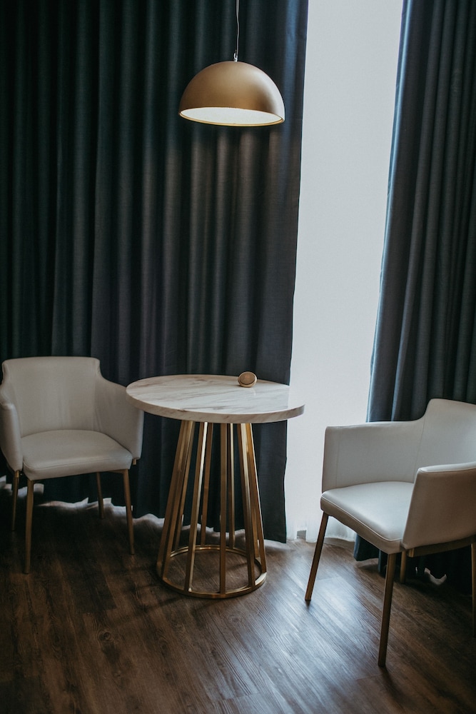 Pvl Suites 22/33