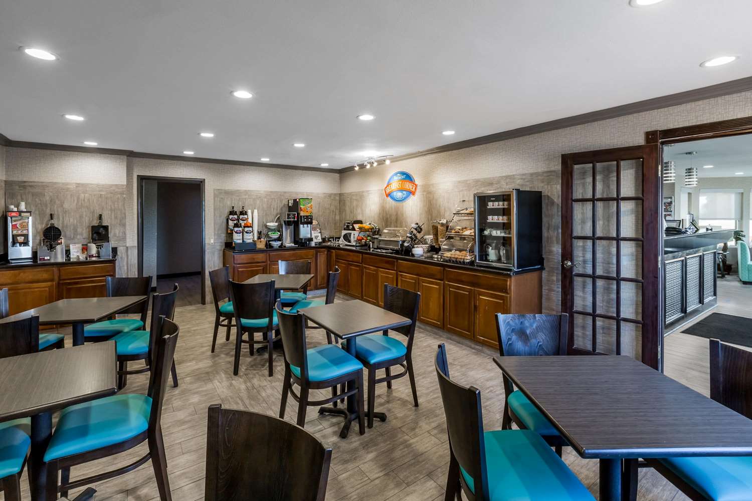 Baymont By Wyndham Pella 36/40