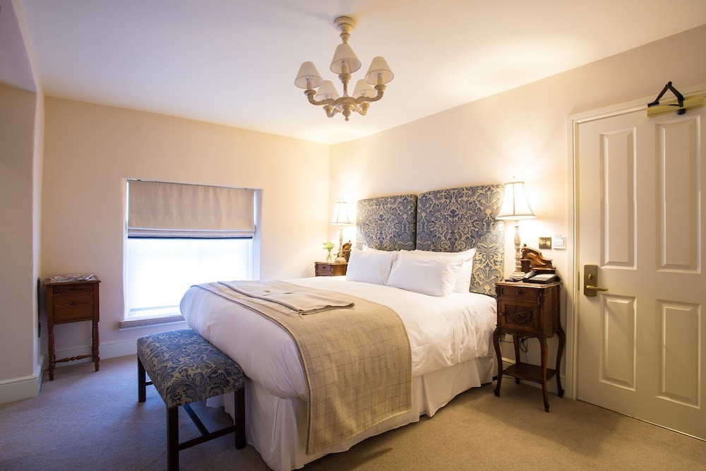 The Falcon Hotel 13/50