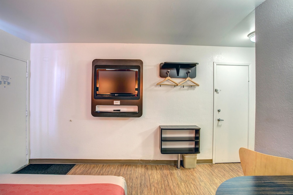 Motel6 Murfreesboro, TN 41/59