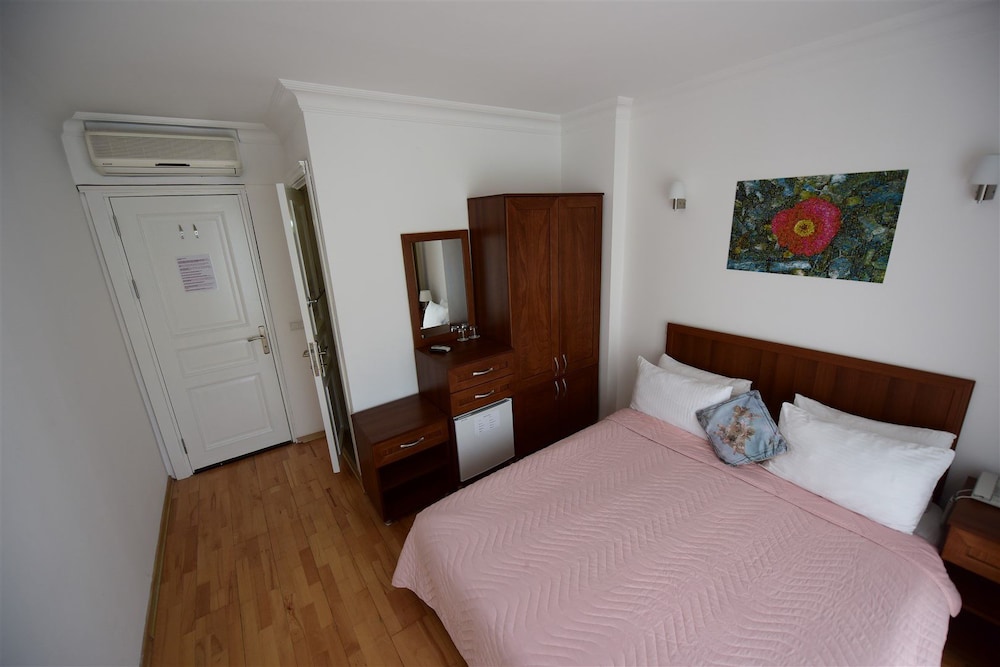 White Palace Otel 10/50