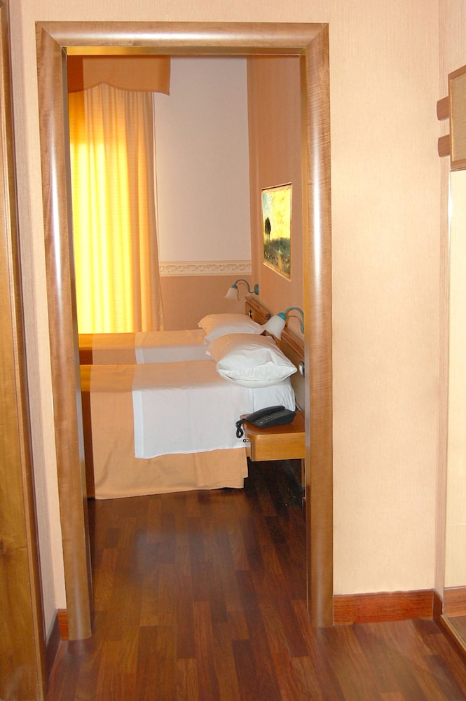 HOTEL RISTORANTE DONATO 34/73