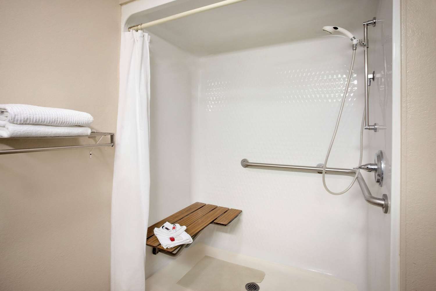 Travelodge by Wyndham Dexter 37/38