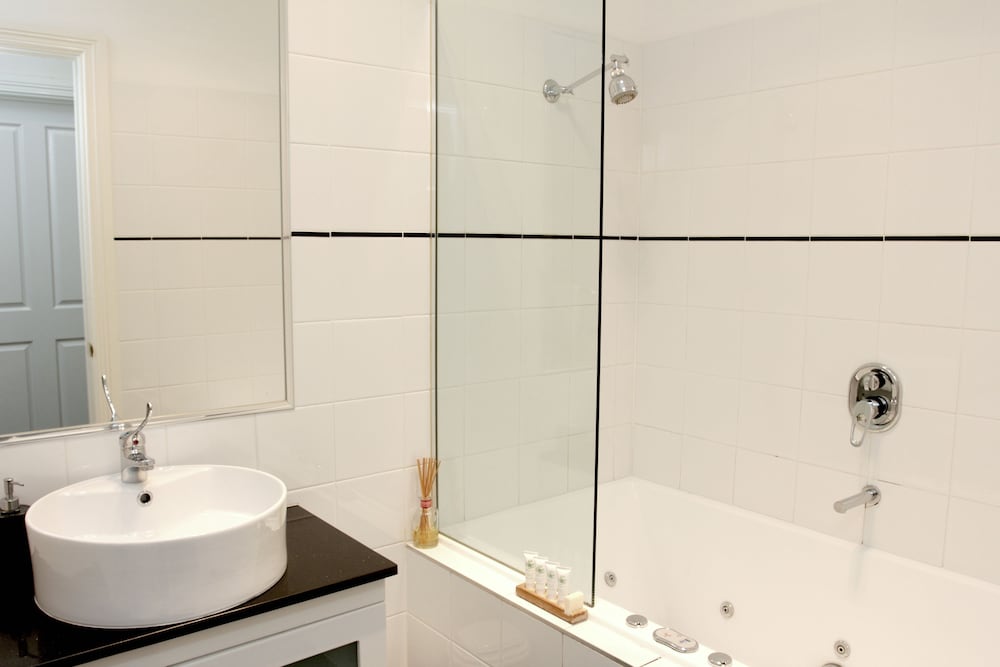 Cocknbull Boutique Hotel 45/50