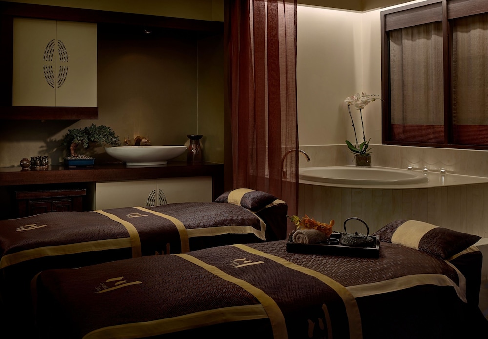 The Langham Melbourne 40/57