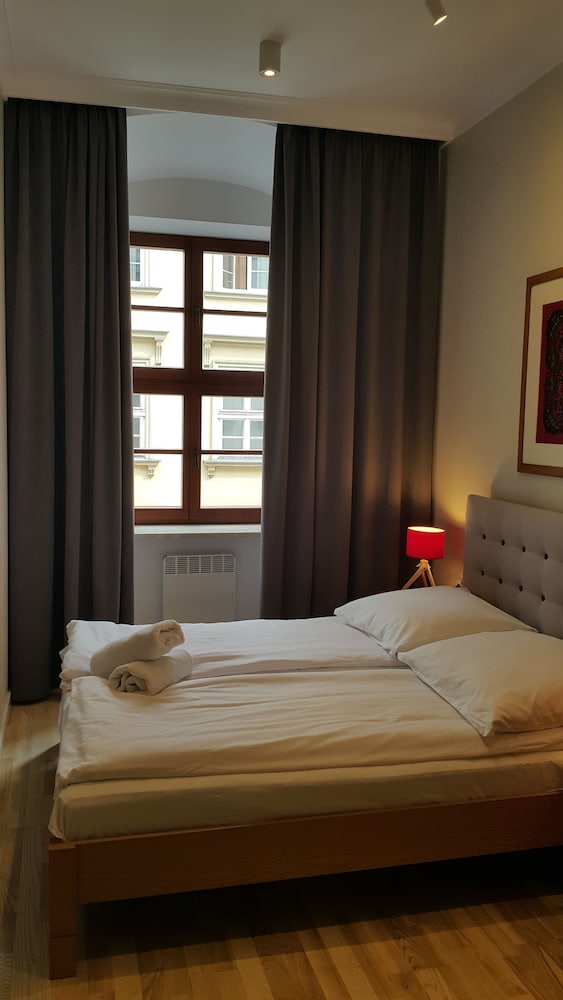 P&J Apartments 12/50