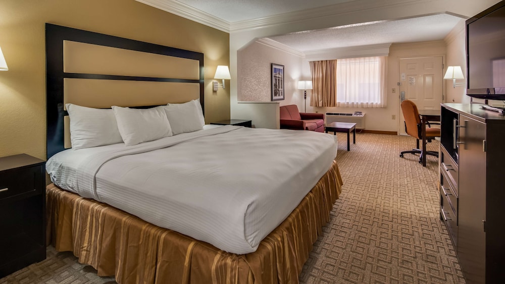 Standard, King Bed